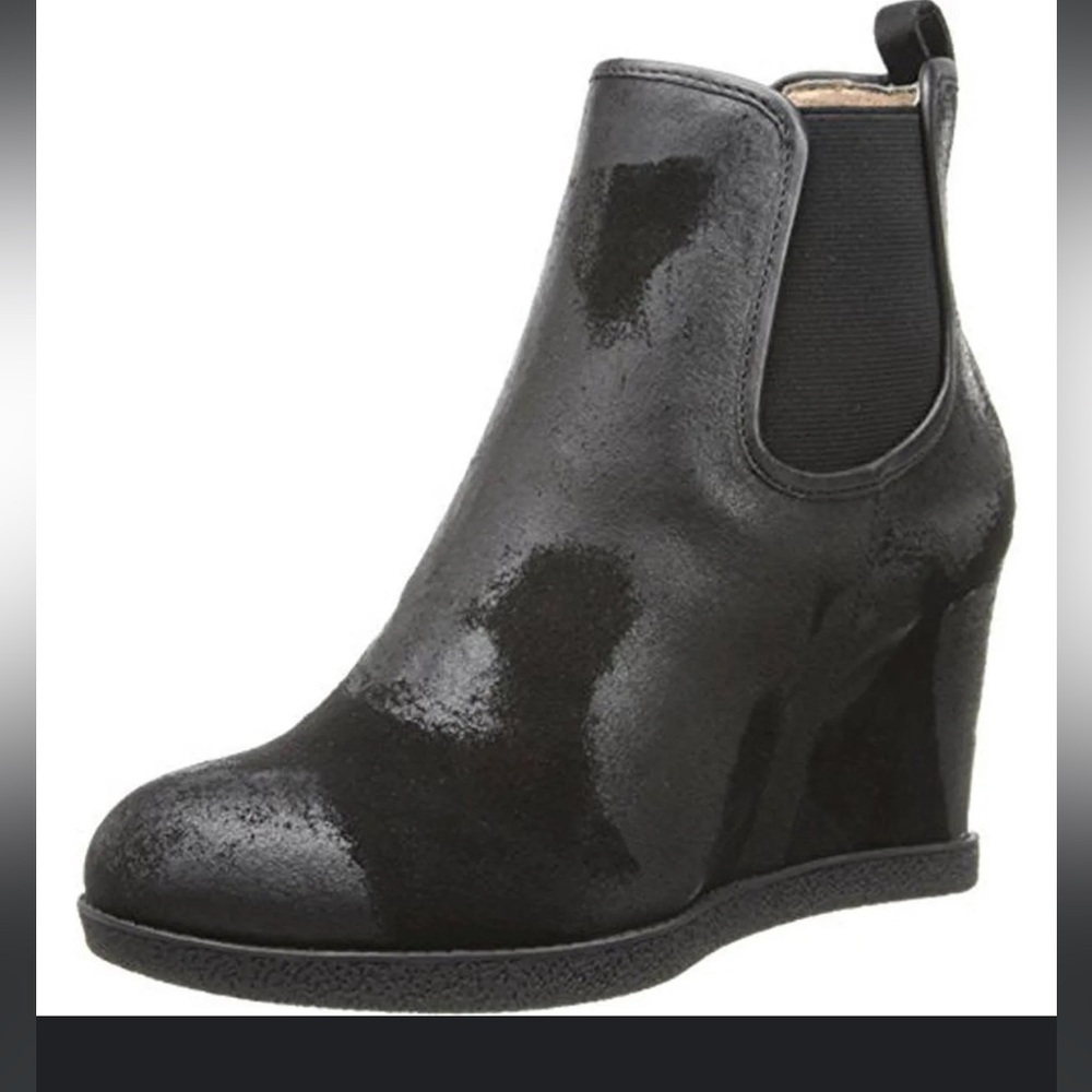 Donald J Pliner Dillon Black Distressed Ankle Wedge Boots 7.5 grunge chic